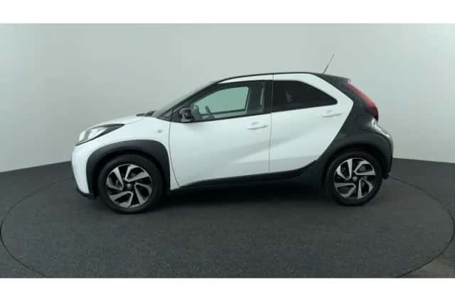 Toyota Aygo X (2023) thumbnail 2