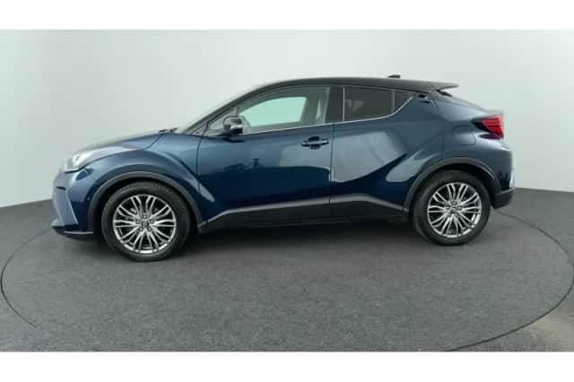 Toyota C-HR (2023) thumbnail 2