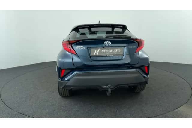 Toyota C-HR (2023) thumbnail 4