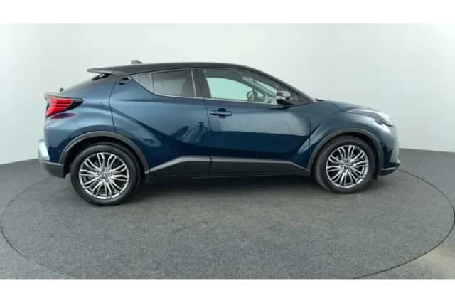 Toyota C-HR (2023) thumbnail 6