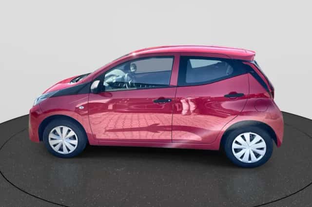 Toyota Aygo (2019) thumbnail 2