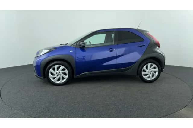 Toyota Aygo X (2022) thumbnail 2