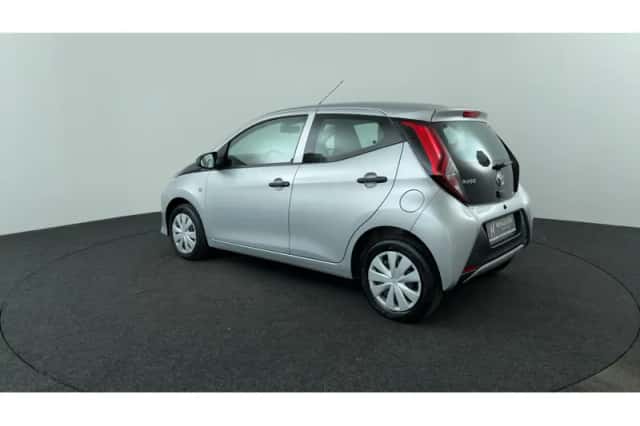 Toyota Aygo (2021) thumbnail 3