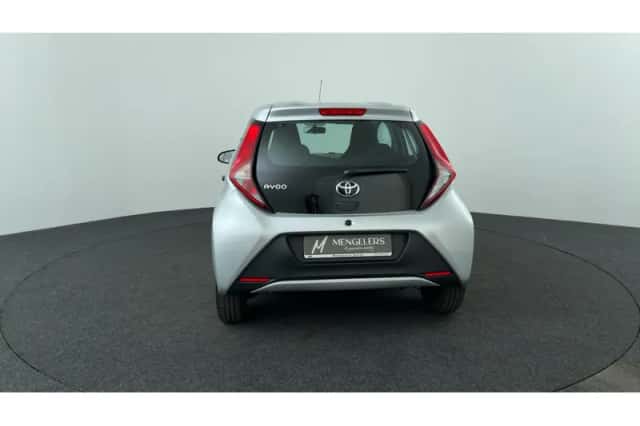 Toyota Aygo (2021) thumbnail 4
