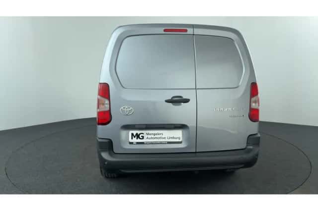 Toyota Proace (2024) thumbnail 4