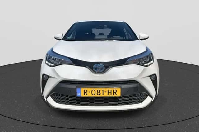 Toyota C-HR (2022) thumbnail 3