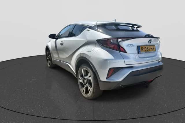 Toyota C-HR (2022) thumbnail 6