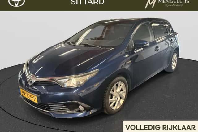 Toyota Auris (2016) thumbnail 1
