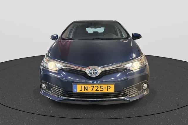Toyota Auris (2016) thumbnail 3