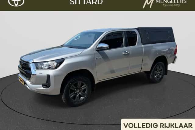 Toyota Hilux (2024) thumbnail 1