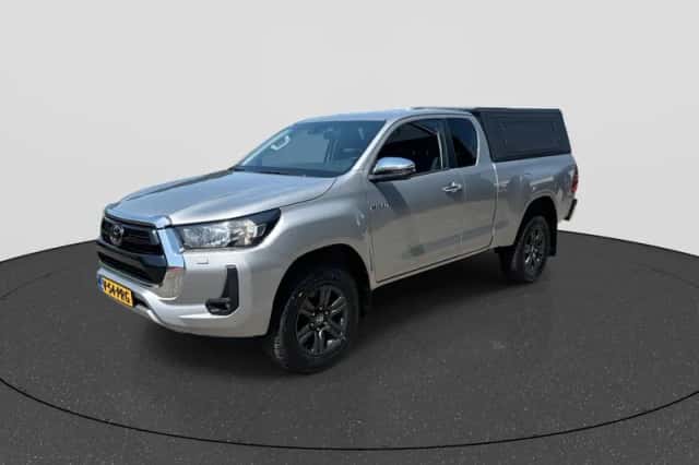 Toyota Hilux (2024) thumbnail 4