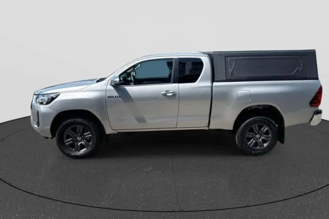 Toyota Hilux (2024) thumbnail 5