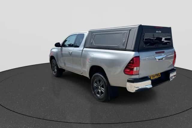 Toyota Hilux (2024) thumbnail 6
