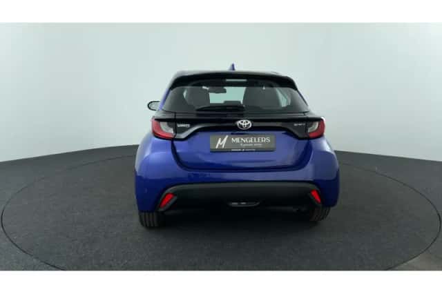 Toyota Yaris (2025) thumbnail 4