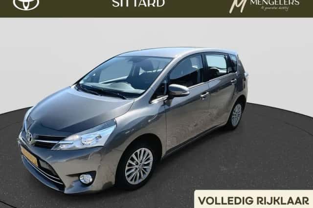 Toyota Verso (2016) thumbnail 1