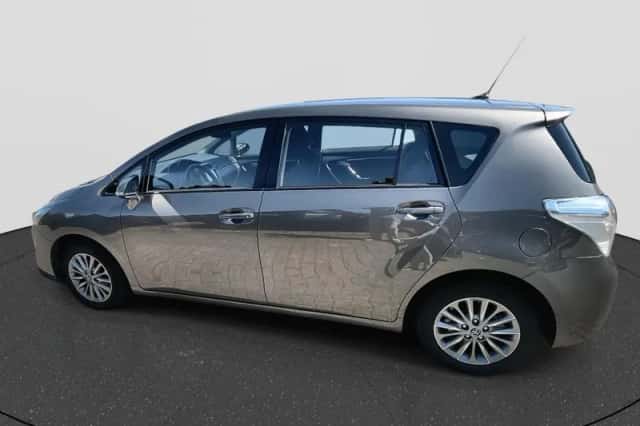 Toyota Verso (2016) thumbnail 5