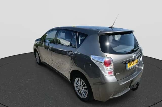 Toyota Verso (2016) thumbnail 6