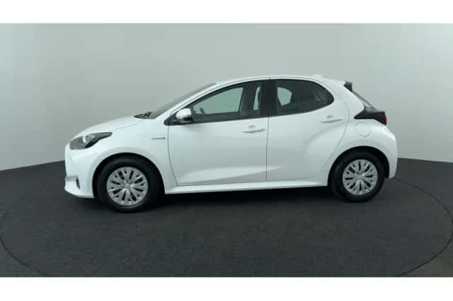 Toyota Yaris (2020) thumbnail 2