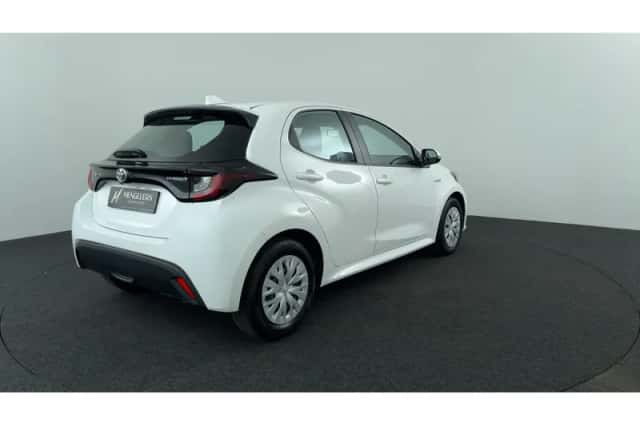 Toyota Yaris (2020) thumbnail 5