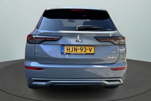 Mitsubishi Outlander (2025) thumbnail 4