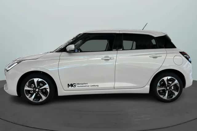 Suzuki Swift (2025) thumbnail 2