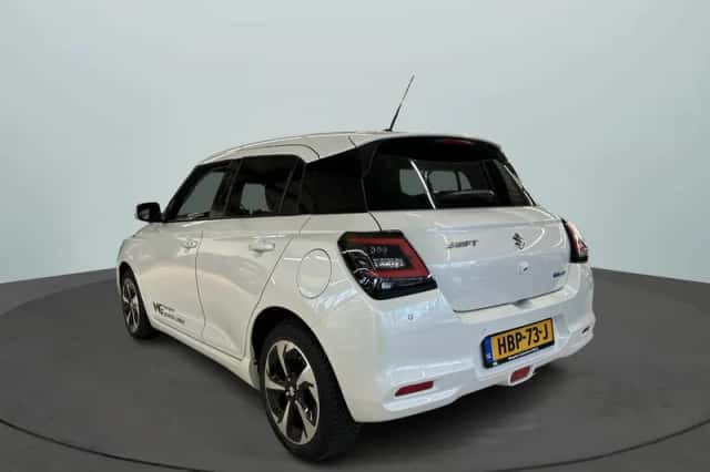 Suzuki Swift (2025) thumbnail 5