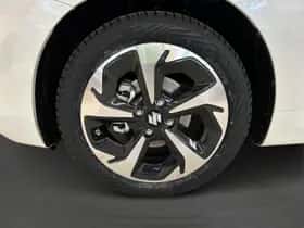 Suzuki Swift (2025) thumbnail 10