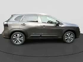 Suzuki S-Cross (2025) thumbnail 6