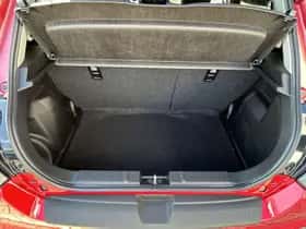 Suzuki Swift (2025) thumbnail 9