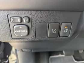 Toyota RAV4 (2017) thumbnail 12