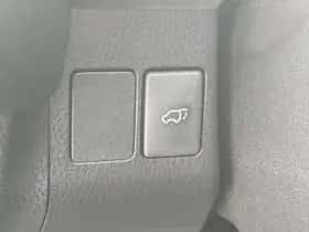 Toyota RAV4 (2017) thumbnail 16