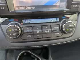 Toyota RAV4 (2017) thumbnail 28