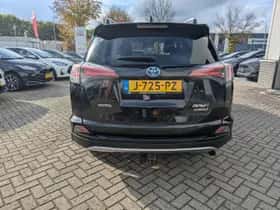Toyota RAV4 (2017) thumbnail 6