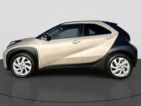 Toyota Aygo X (2022) thumbnail 2