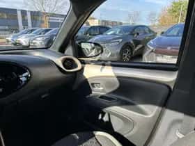 Toyota Aygo X (2022) thumbnail 17