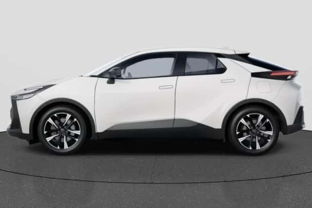 Toyota C-HR (2025) thumbnail 3