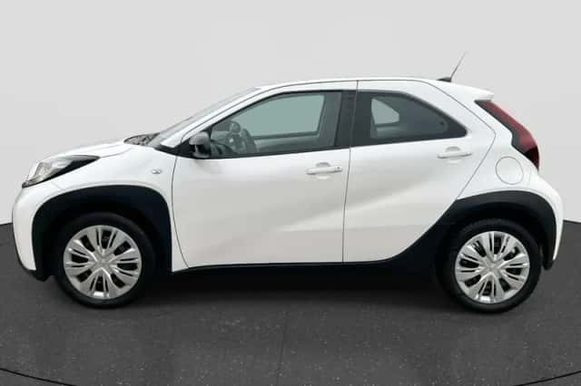 Toyota Aygo X (2022) thumbnail 2