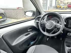 Toyota Aygo X (2022) thumbnail 12