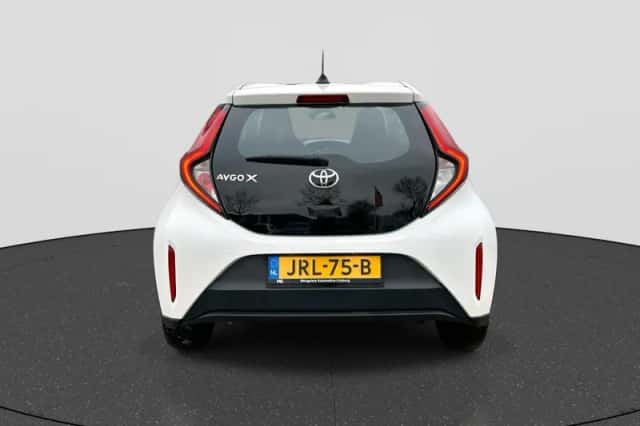 Toyota Aygo X (2022) thumbnail 4