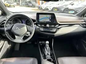 Toyota C-HR (2019) thumbnail 16