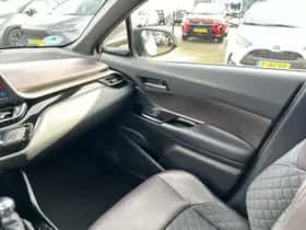 Toyota C-HR (2019) thumbnail 17