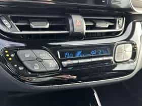 Toyota C-HR (2019) thumbnail 32