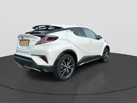Toyota C-HR (2019) thumbnail 5