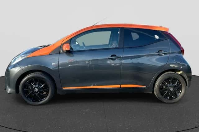 Toyota Aygo (2021) thumbnail 2