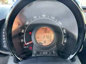Toyota Aygo (2021) thumbnail 23