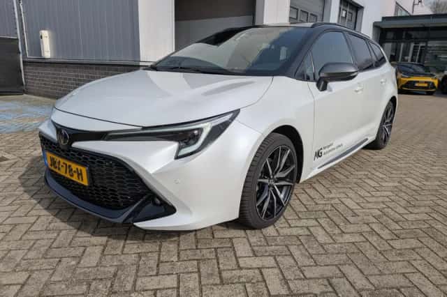 Toyota Corolla (2025) thumbnail 2
