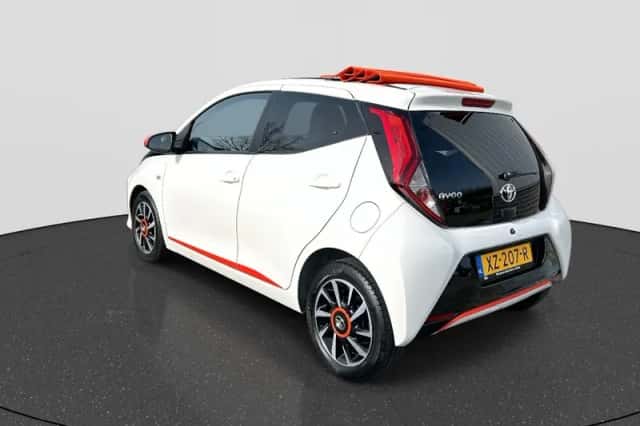 Toyota Aygo (2019) thumbnail 3
