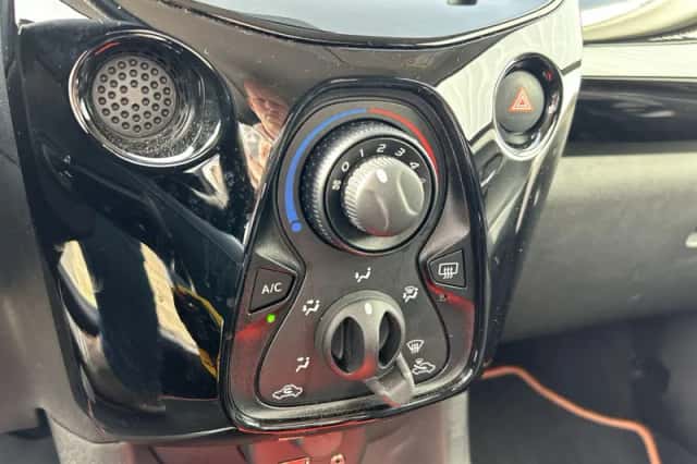 Toyota Aygo (2019) thumbnail 29