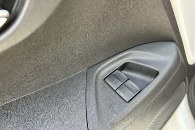 Toyota Aygo (2019) thumbnail 32