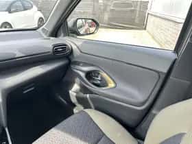 Toyota Yaris Cross (2024) thumbnail 16